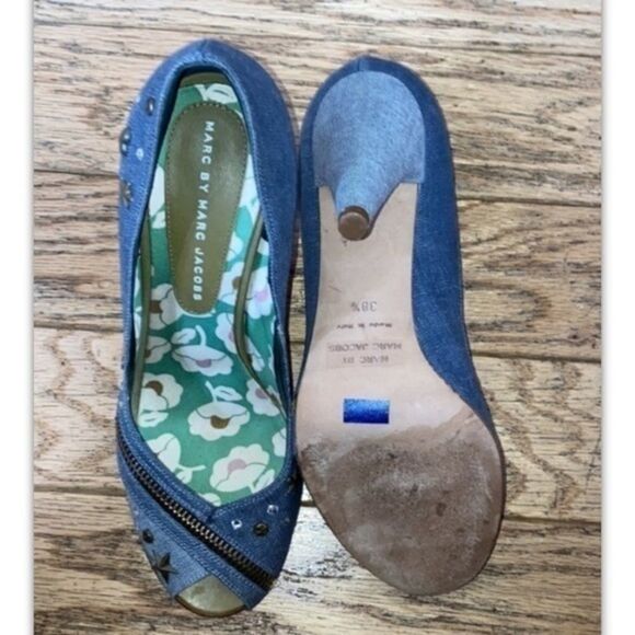 Vintage Marc Jacobs denim 4” heels w/ metal grommets - Picture 3 of 4